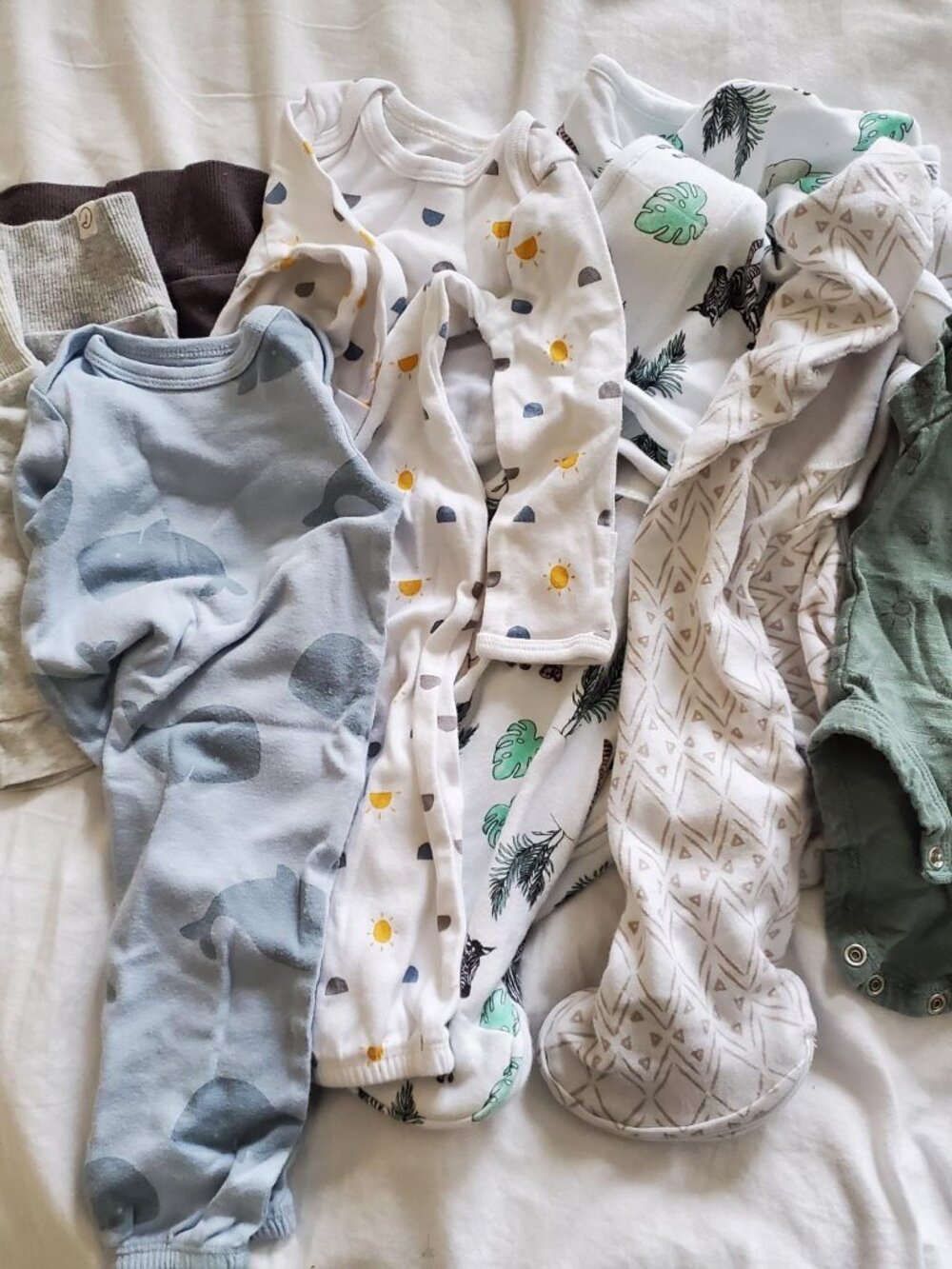 9 Piece Newborn Baby Lot